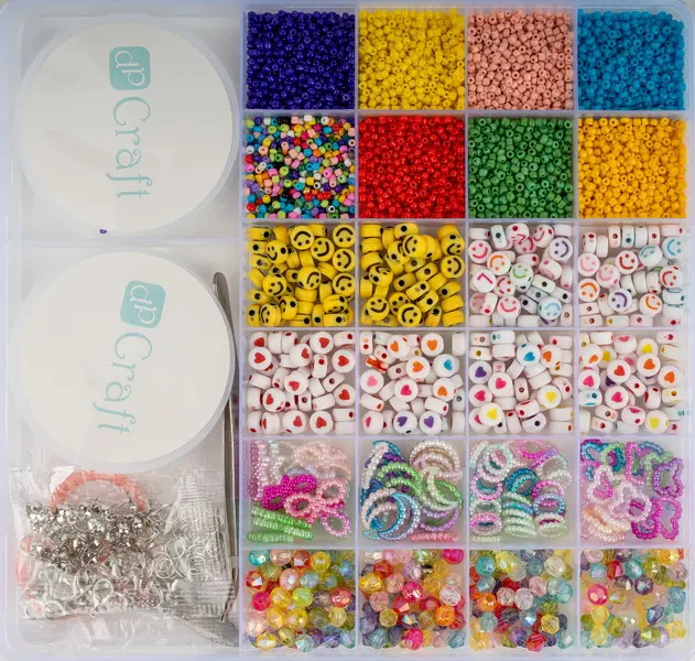 Sada korálků a příslušenství v plastové krabičce (3300ks)