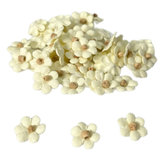 Papírové květy - bílé (60ks)