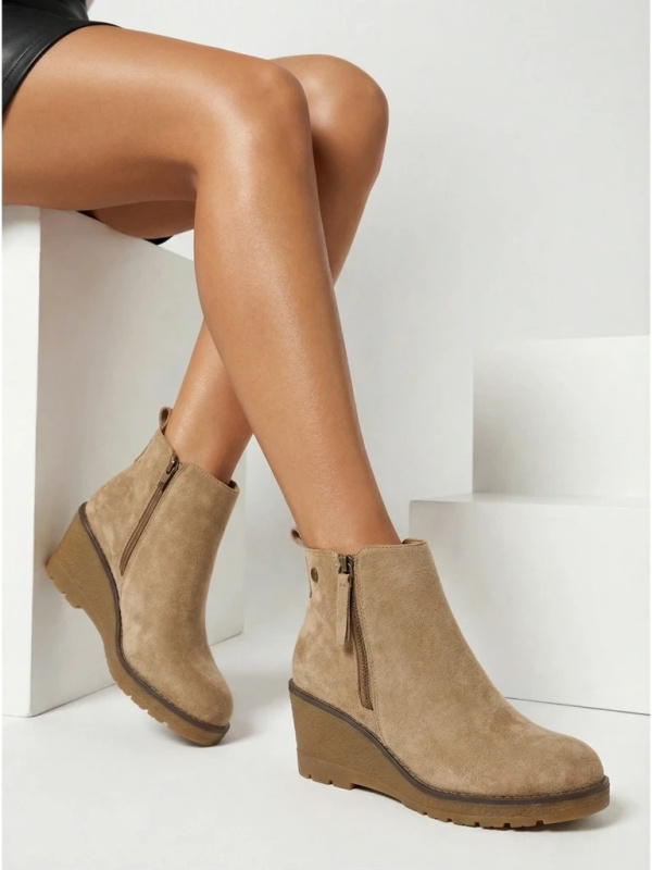 Dámské kotníkové boty na podpatku