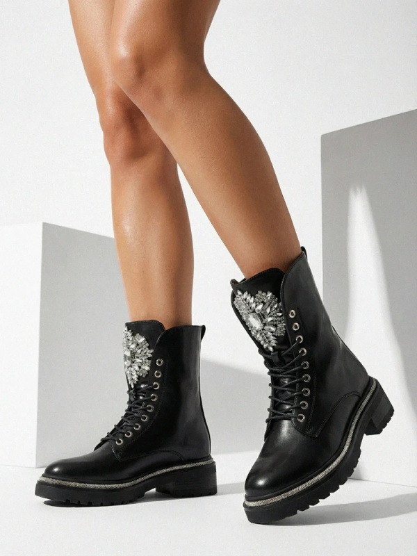 Dámské kotníkové kozačky na šněrování