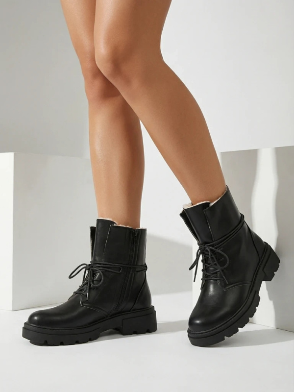 Dámské černé zimní kotníkové boty