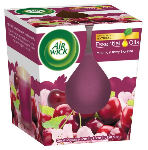 Air Wick Essential Oil Mountain Berry Blossom vonná svíčka 105 g