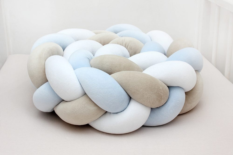 Scamp Mantinel do postýlky cop (Bílo-béžová-modrá) - 210 cm