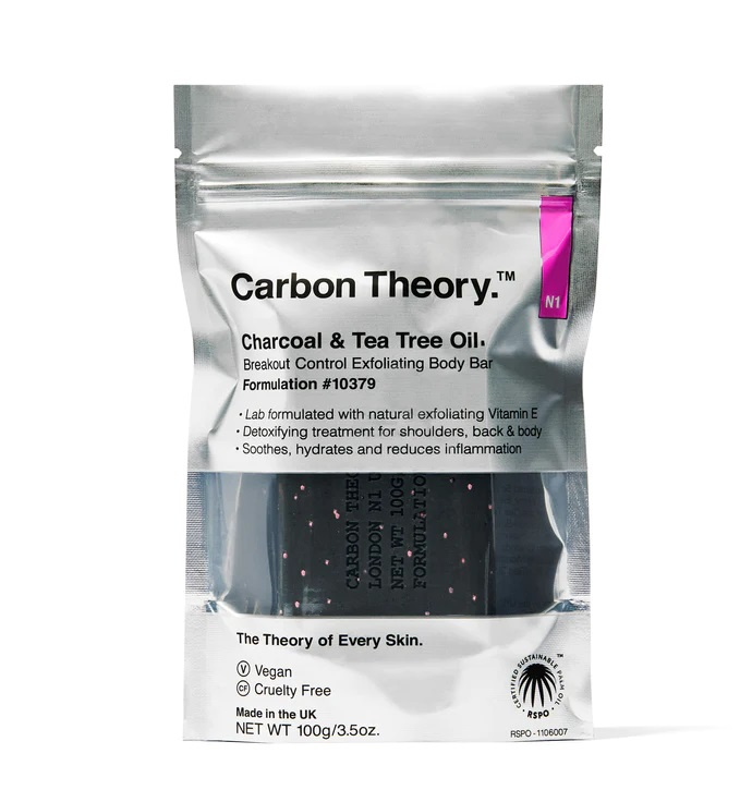 Carbon Theory Charcoal & Tea Tree Oil čisticí tělový peeling pro problematickou a mastnou pokožku 100 g