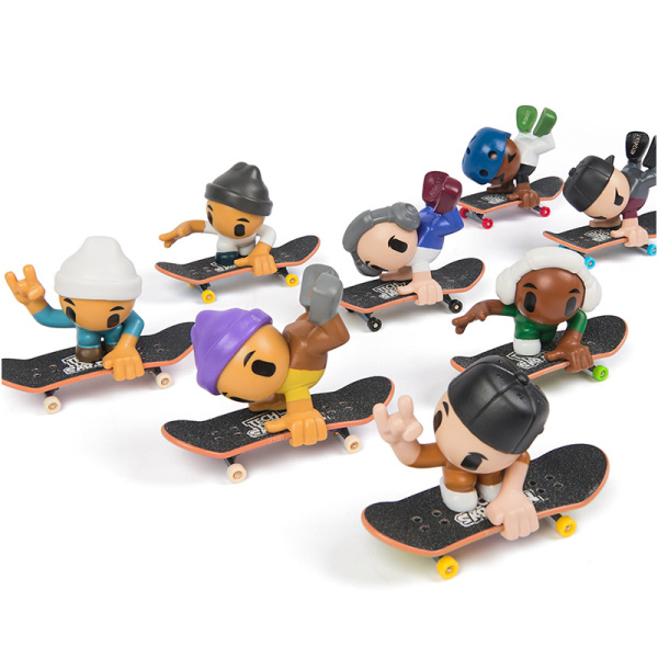 TECH DECK SK8 CREW FINGERBOARD S FIGURKOU DVOJBALENÍ