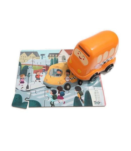 TOP BRIGHT Dřevěné puzzle s hračkou: Školní autobus 24 dílků
