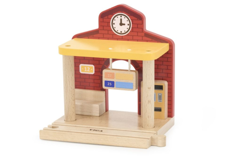 Dřevěné nádraží s bateriovým napájením