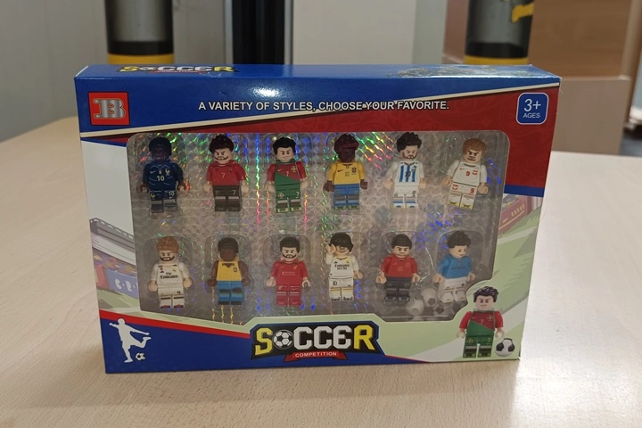 Stavebnicové figurky fotbalistů s míči - 1 kus