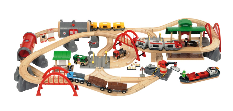 Brio 33052 Vláčkodráha Deluxe se zvuky a světly v plastovém boxu