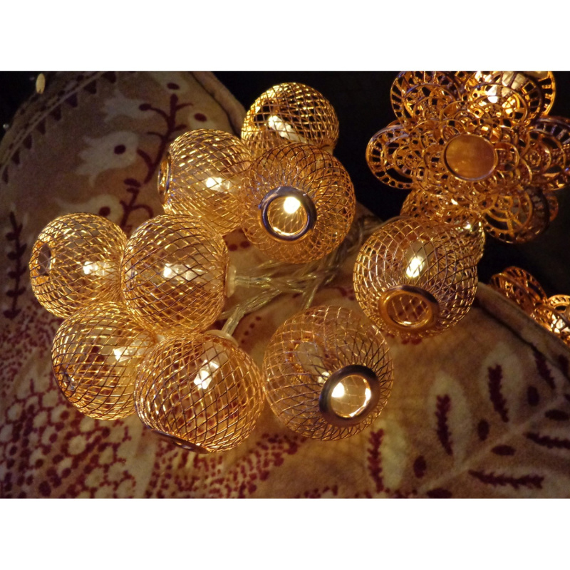 Konstsmide Světelný řetěz na baterie s kovovými koulemi v měděné barvě 10 LED