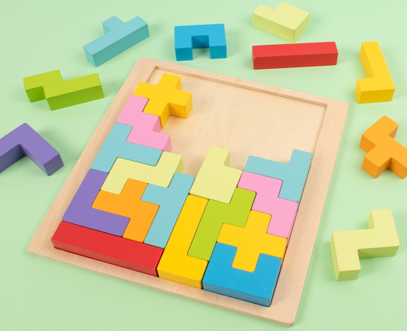 Překližkové puzzle Pentomino – logická skládačka ze dřeva