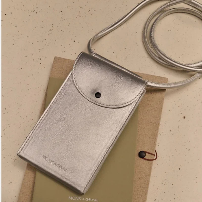 MONK & ANNA Taštička na mobil - hematite