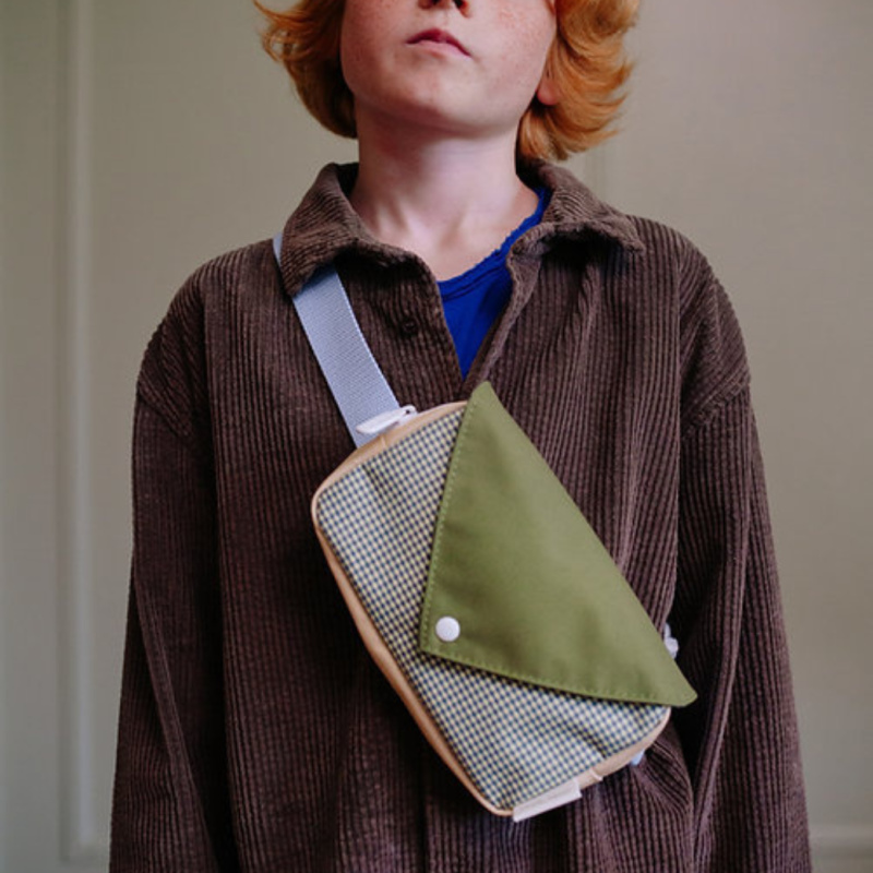 STICKY LEMON Ledvinka envelope - tickling grass