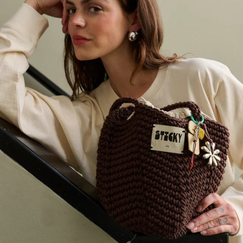 STICKY LEMON THE STICKY SIS CLUB Háčkovaná kabelka - chocolate