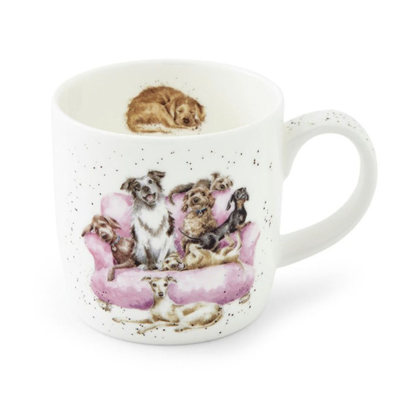 Royal Worcester Porcelánový hrnek Wrendale Designs "Movie Night", 0,31 l - Psi na sedačce