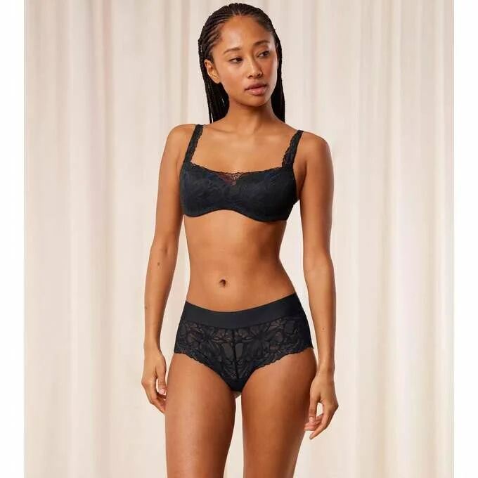 Dámské kalhotky Body Make-Up Illusion Lace Shorty - Triumph coffee sugar (3091) 0040