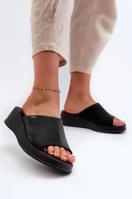 Dámské pantofle na klínku ZAXY Černá Velikost: 39