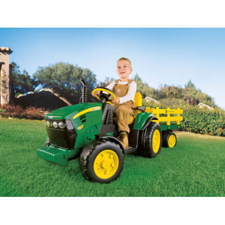 Peg Perego John Deere Ground Force s přívěsem
