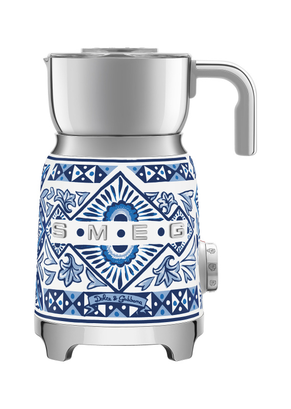 Smeg Dolce&Gabbana Napěňovač mléka Blu Mediterraneo  MFF01DGBEU
