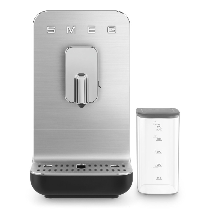Smeg Automatický kávovar na espresso / cappuccino, BCC13, s dávkovačem mléka, černá BCC13BLMEU