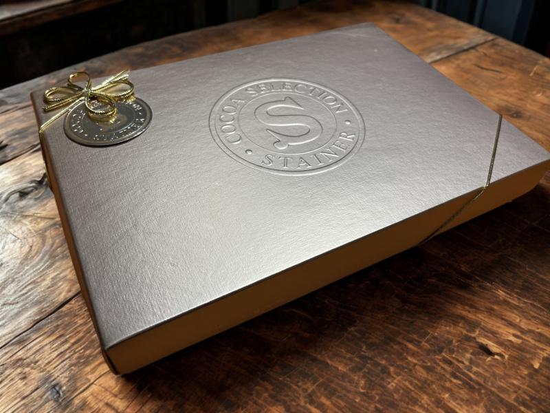 Stainer bonboniera zlatá (Blu pralines) 165g