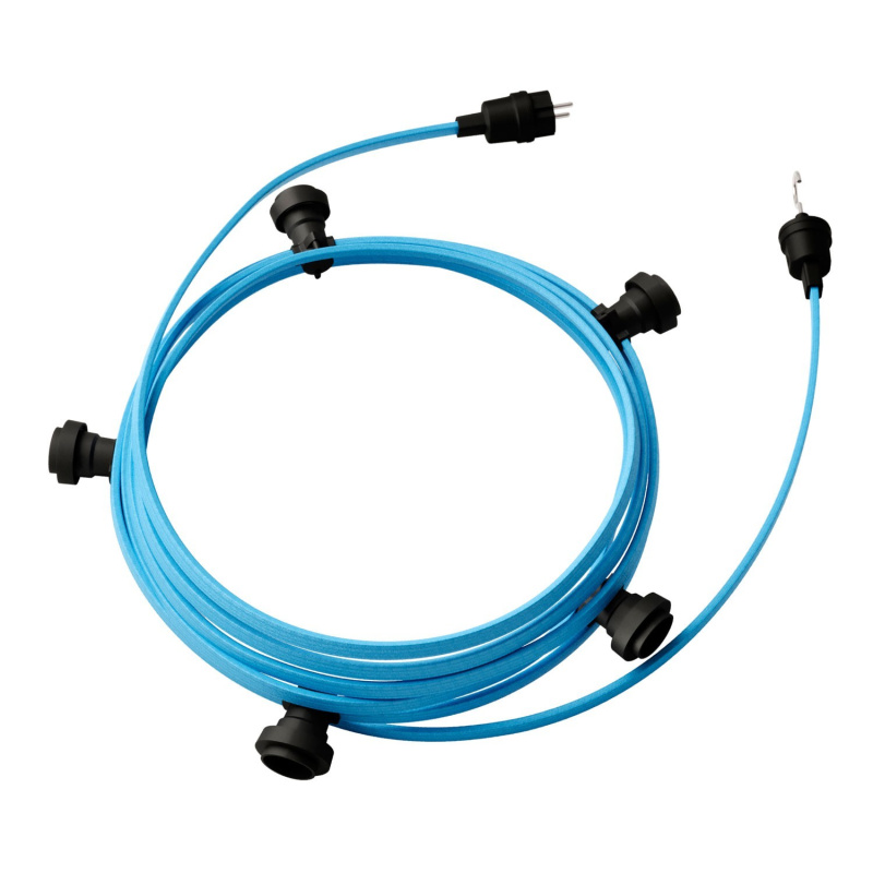 creative cables Hotový světelný řetěz LUMET 7,5 m je sestavený z 5 černých objímek, háčku a zástrčky Barva kabelu: Azurová - CM17
