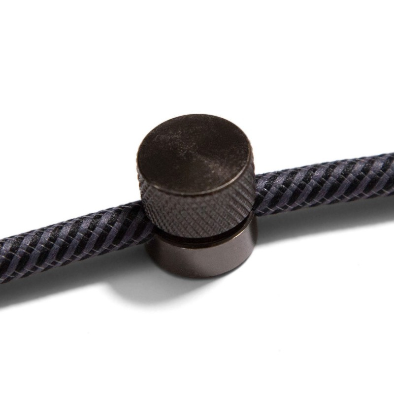 creative cables Sarè - kovová nástěnná kabelová svorka pro textilní kabely Barva komponentu: Černá perleť