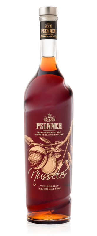 Psenner Vlašský ořech 28 % 0,7 l