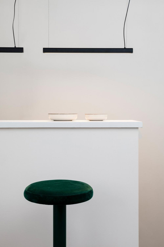 VICO 600 závěsné svítidlo, černá, s přisazenou rozetou - FARO