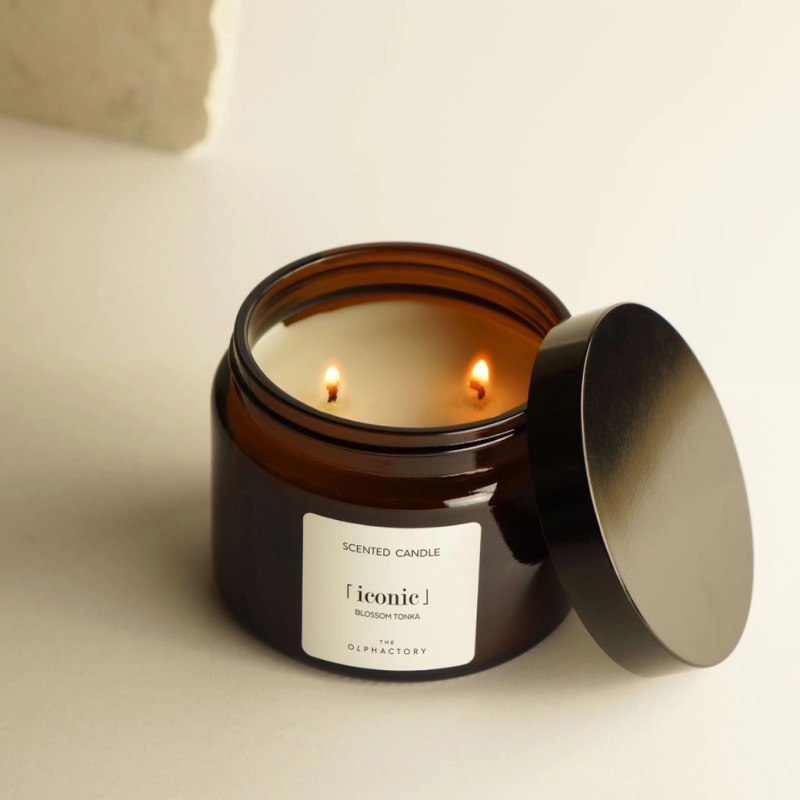 The Olphactory Iconic Blossom Tonka vonná svíčka 360 g
