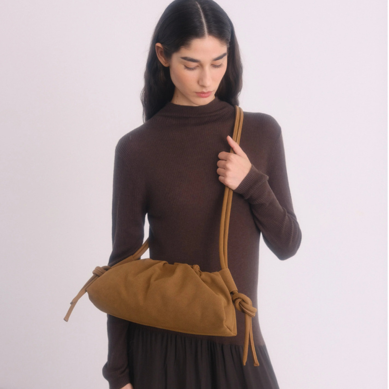 ÖLEND Kabelka Dumpling - Suede - Brown