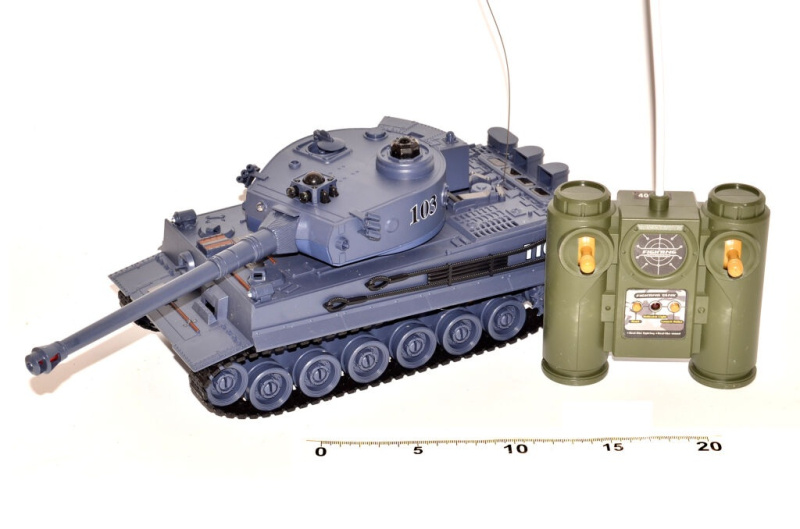 Teddies RC Tank TIGER I plast 33cm 27MHz RTR na baterie+dobíjecí pack se zvukem a světlem 1:28