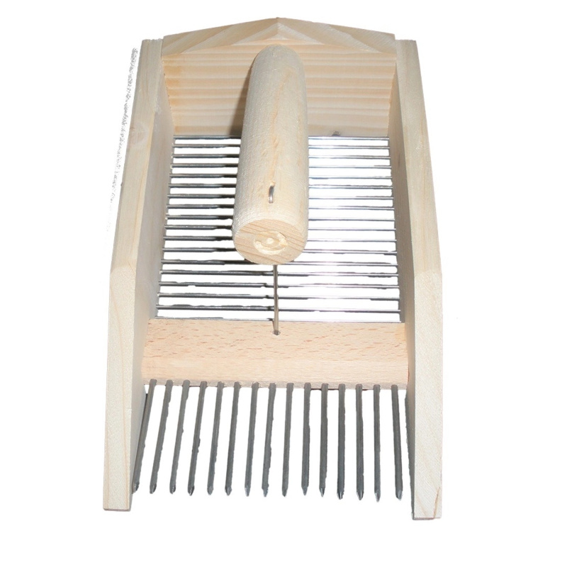 M.A.T. Česáček na borůvky, dřevěný, 22,3 x 13,5 x 5,5 cm