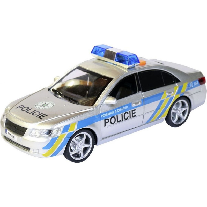 Policejní auto s českým hlasem