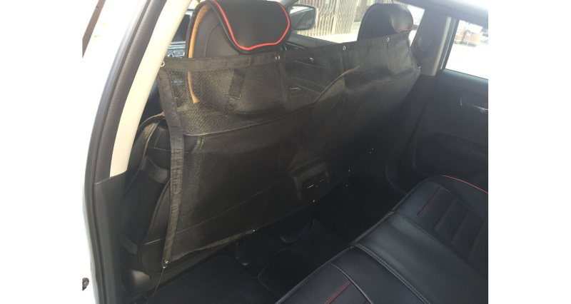 Isolate 2.0 síť do auta pro psy, černá