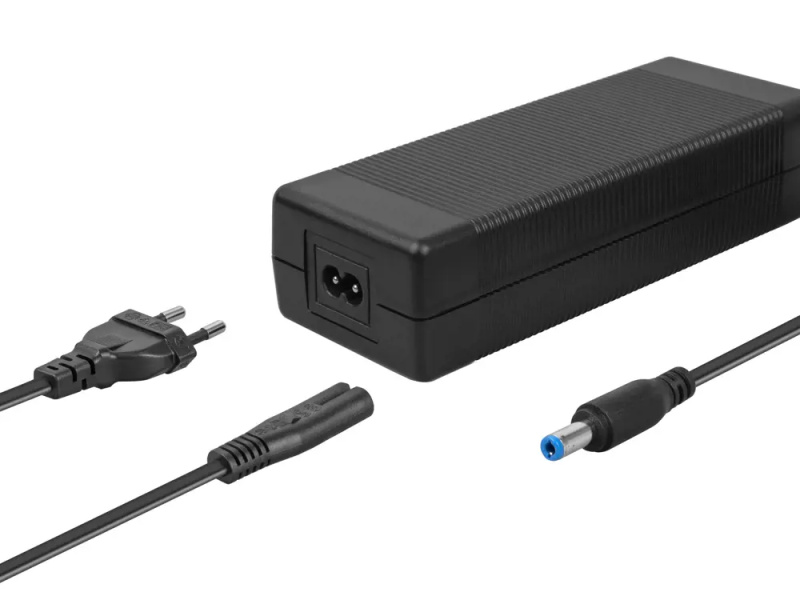 AVACOM nabíjecí adaptér pro notebooky 19V 6,3A 120W ADAC-19V-A120W Černá