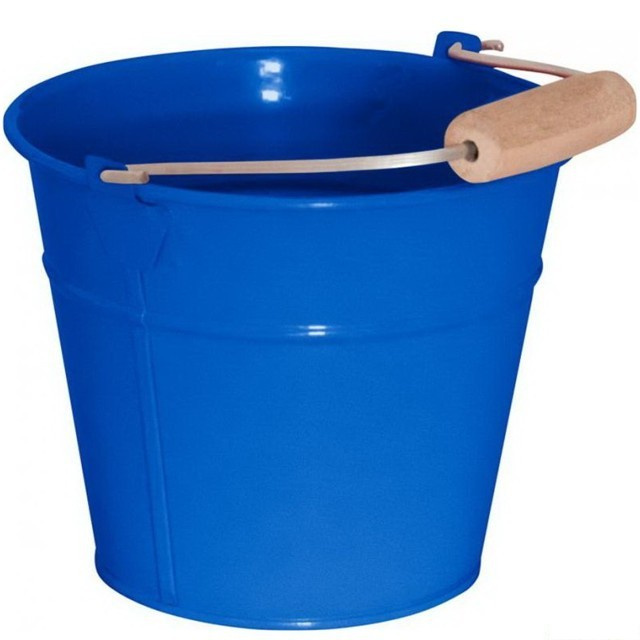 Zahradní modrý kbelík