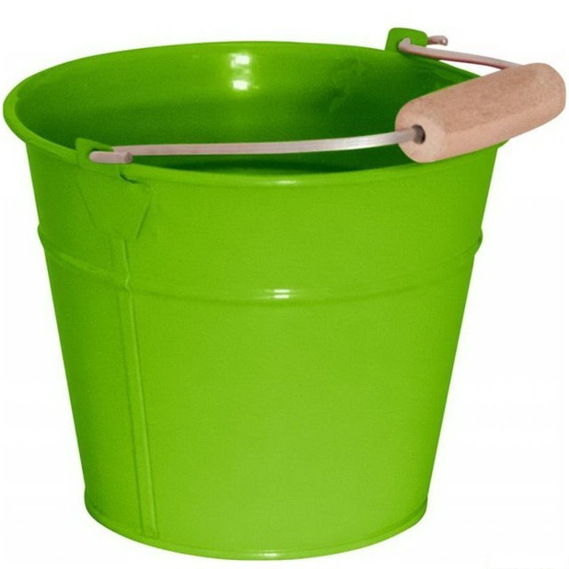Zahradní zelený kbelík