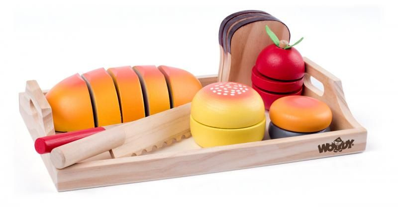 Woody tác se snídaní krájení