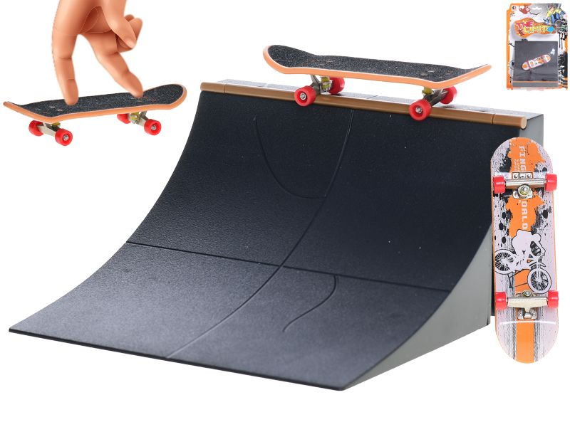Mikro Skateboard 9,5cm kov s rampou na kartě