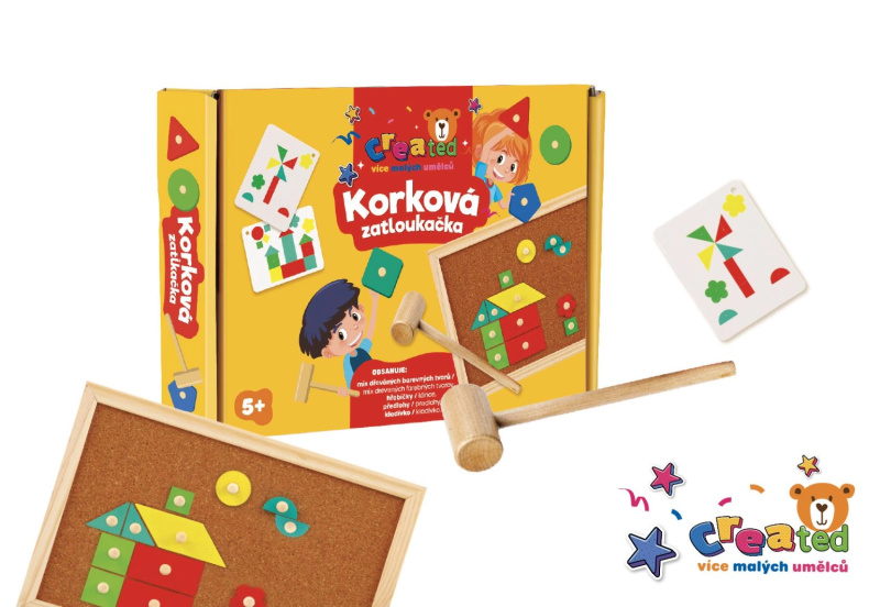 Korková zatloukačka ze dřeva s doplňky v krabici