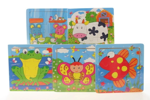 Dřevěné puzzle zvířátka na podložce
