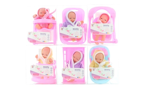 Miminko s doplňky pro hraní