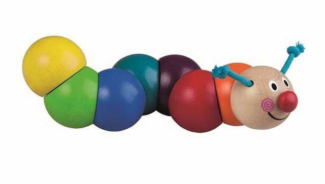 Housenka Tea barevná dřevěná 13cm na kartě 6m+