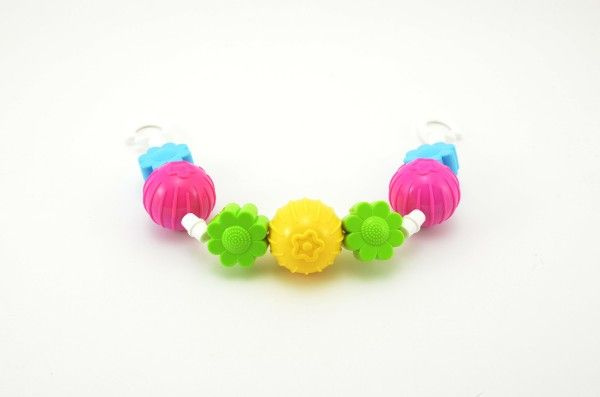 Profibaby Řetěz/zábrana koule/kytičky plast 41cm