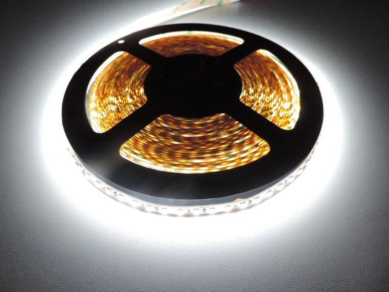 LED pásek ULTRA BRIGHT 24W/m, PROFI, 24V, IP20, 120LED/m, SMD2835, CRI95 Barva světla: Studená bílá, 6500K