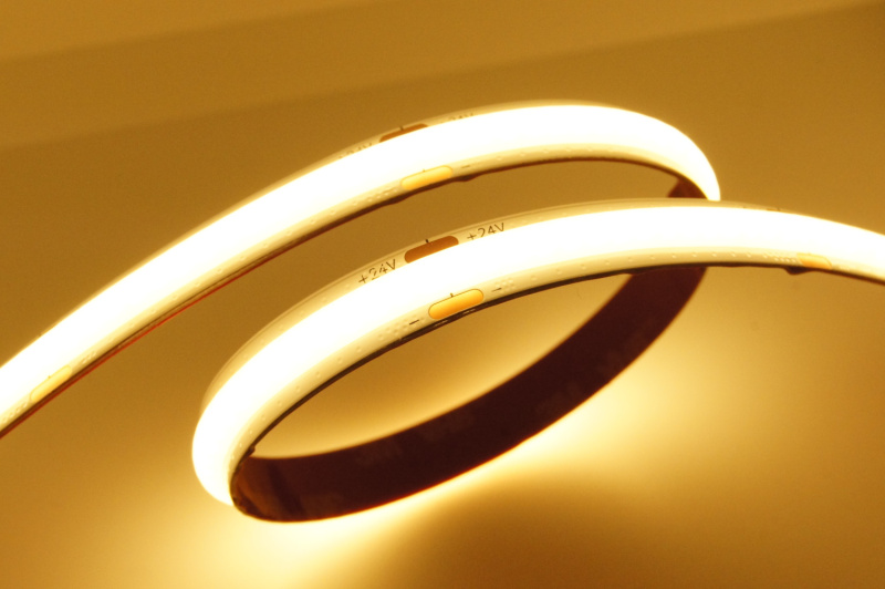 19,2 W SCOB LED pásek, 10mm, 24VDC, 320LED/m, Ra>90, IP20, 2100Lm, 5let záruka Barva světla: Teplá bílá, 2700K