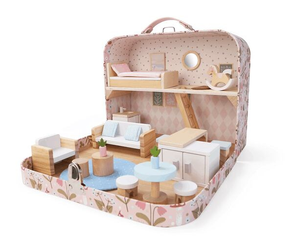 Domeček pro panenky v kufříku – obývací pokoj 2Kids Toys