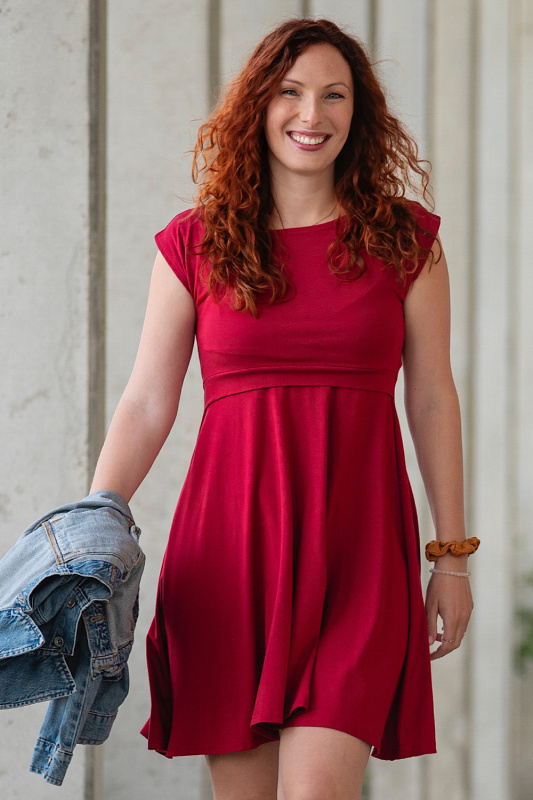 Krásná mamka Kojicí šaty Amalie MODAL malinovo vínová Velikost: S