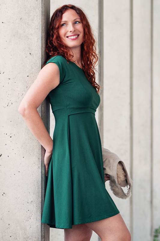 Krásná mamka Kojicí šaty Amalie MODAL deep green Velikost: L